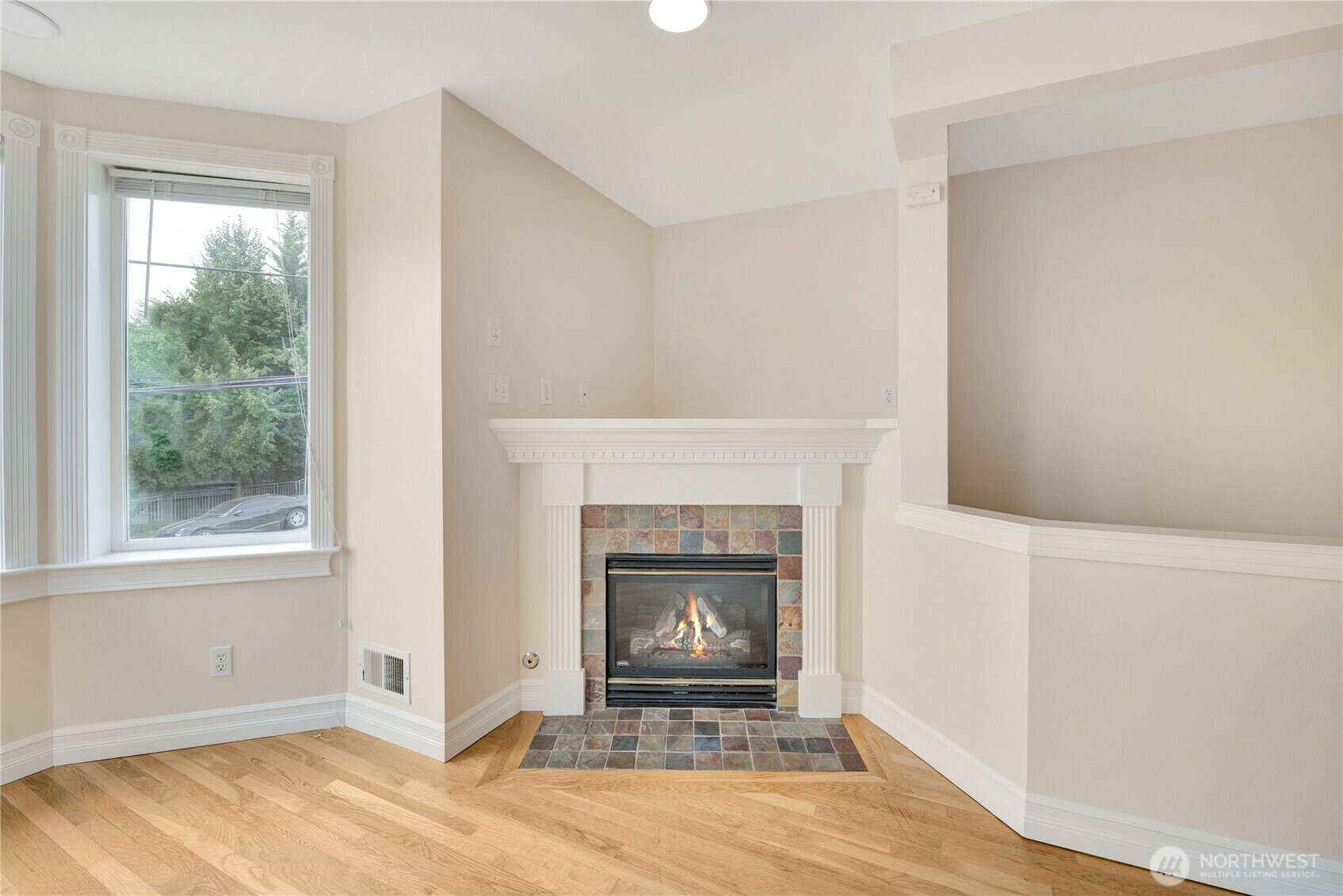 Property Photo: 406 Aloha Street WA 98109