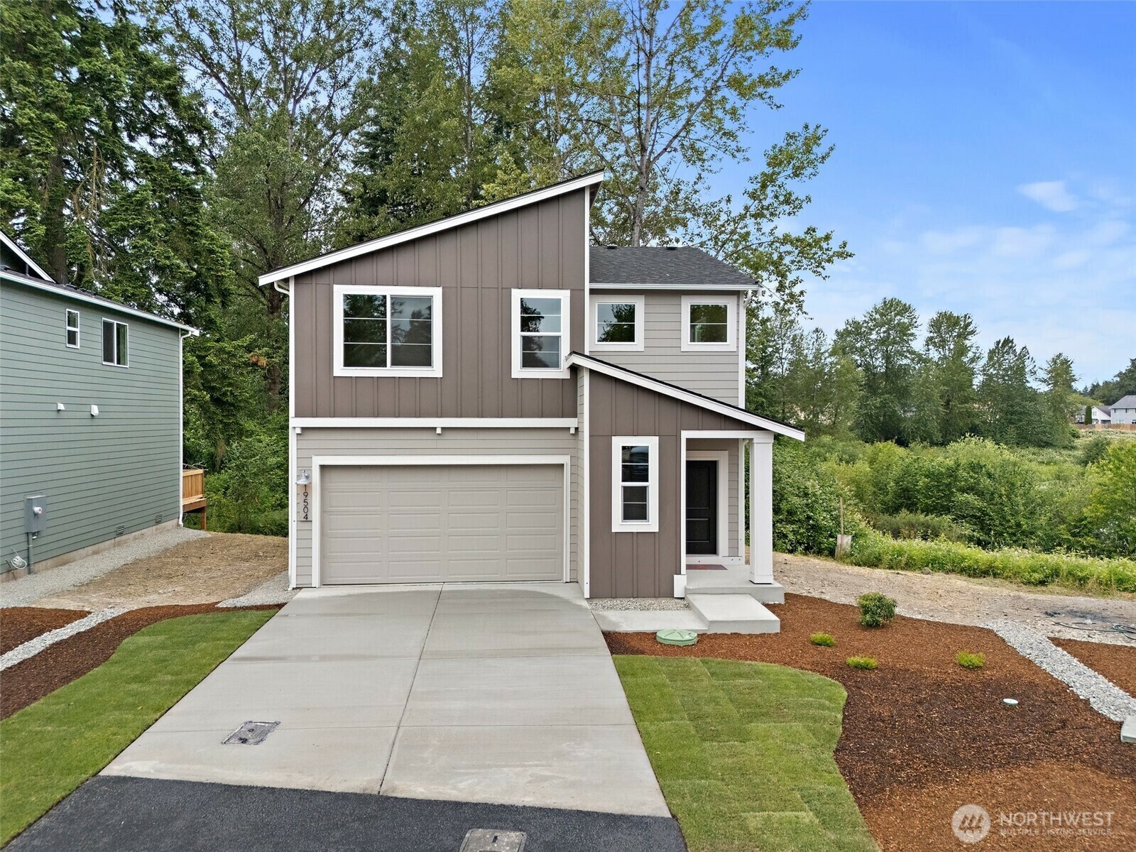 Property Photo: 19504 15th Avenue E WA 98387
