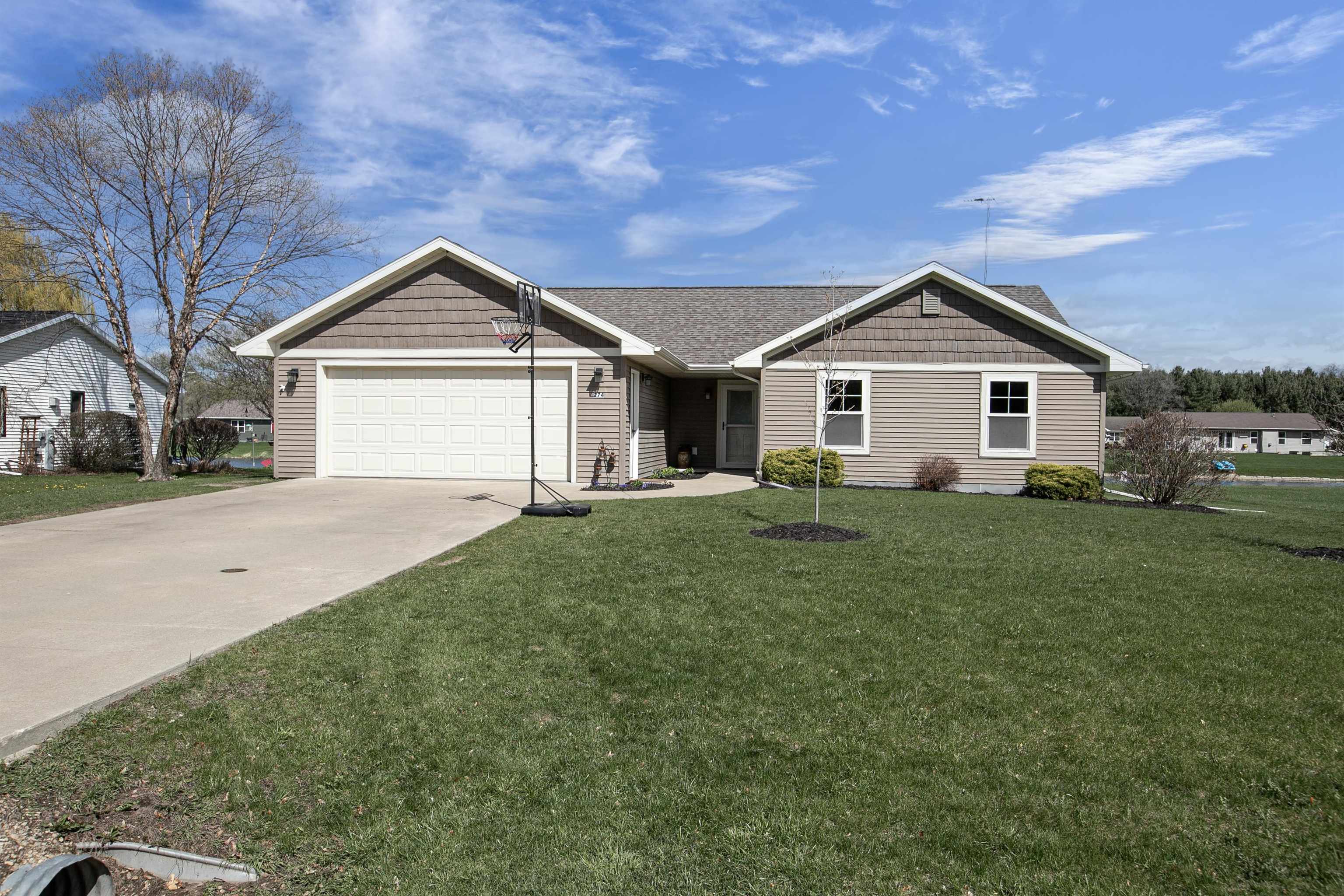 Property Photo: 274 N Hunter Street WI 54923-9167