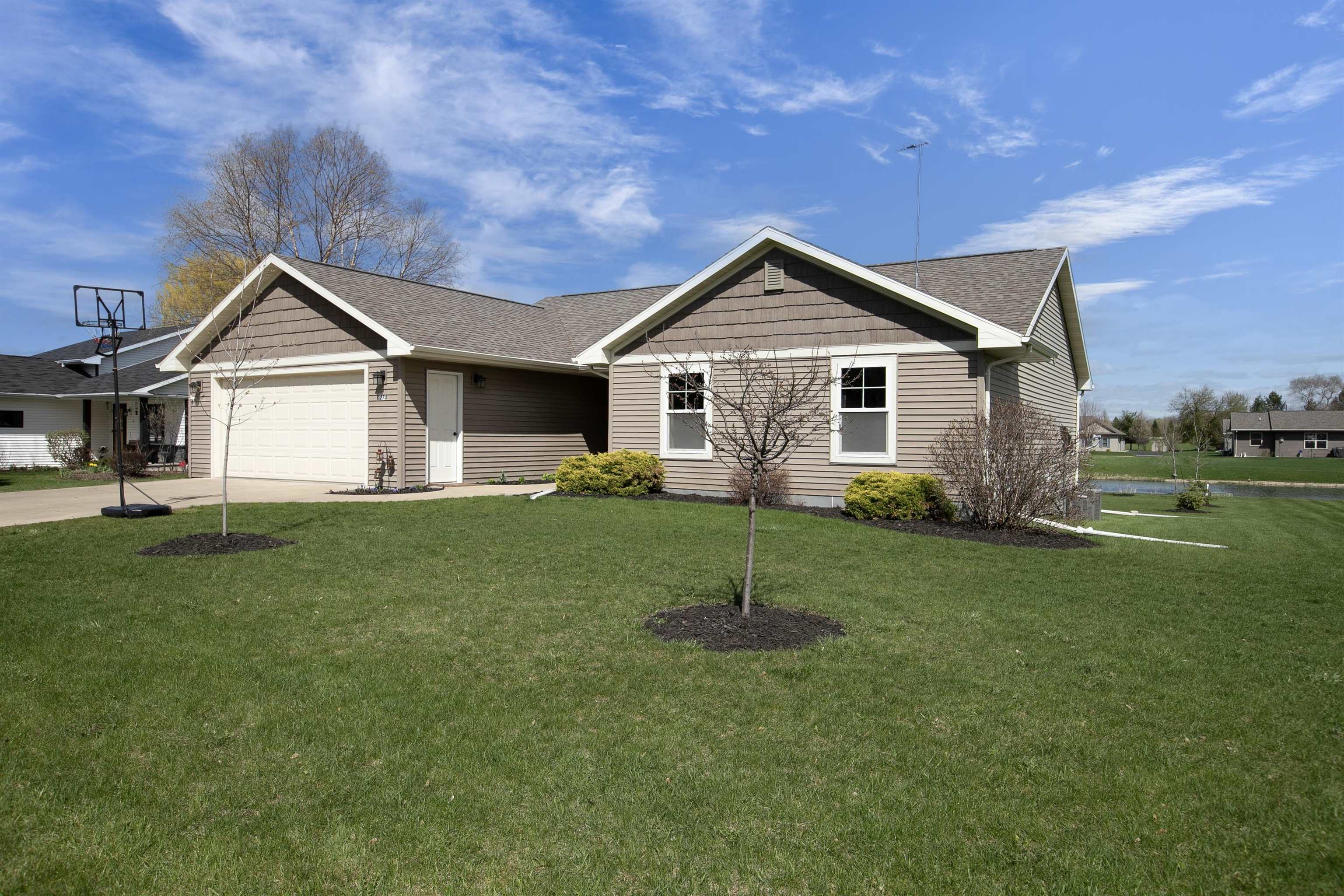 Property Photo: 274 N Hunter Street WI 54923-9167