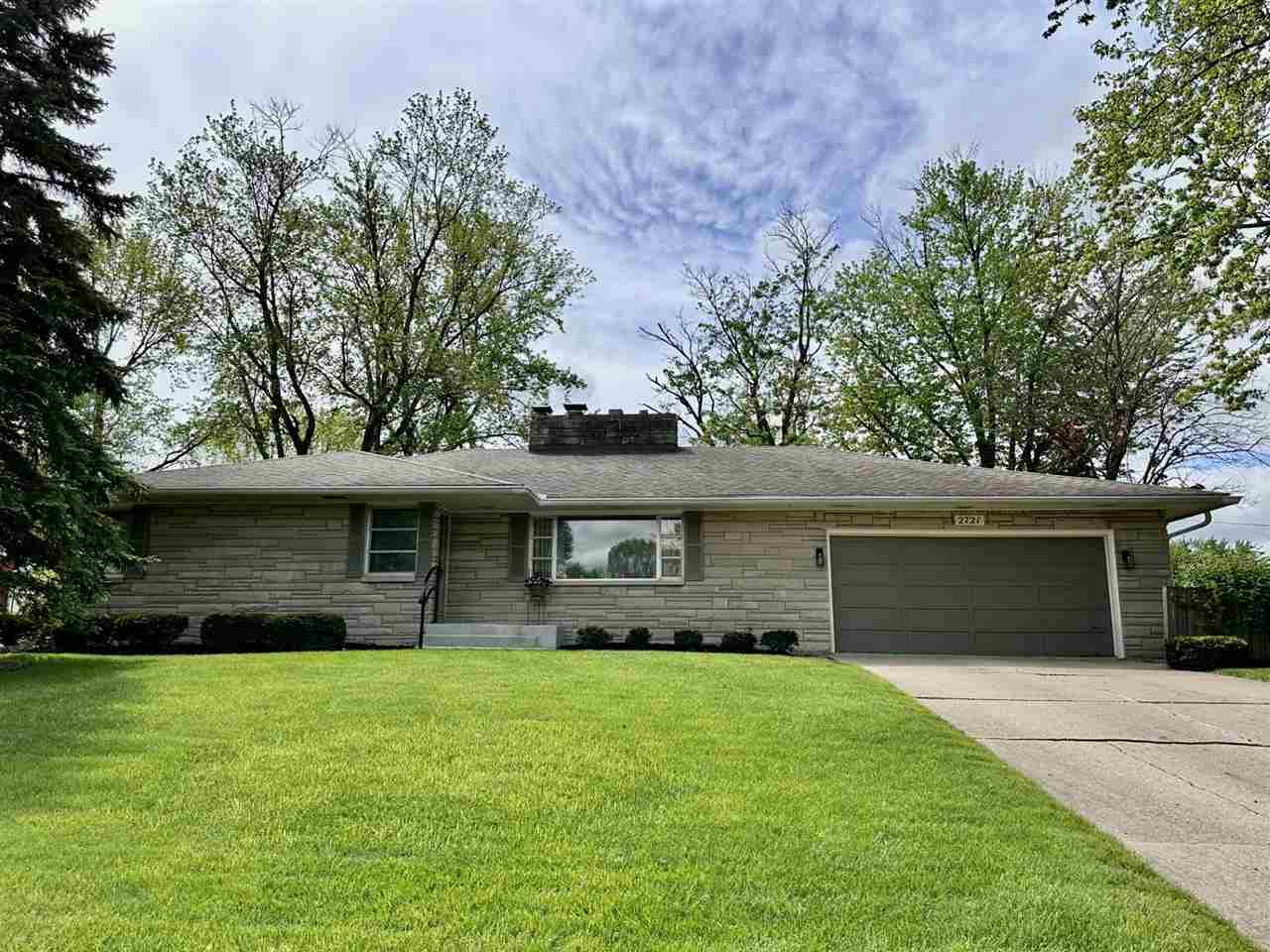 Property Photo: 2721 Reeveston Road IN 47374