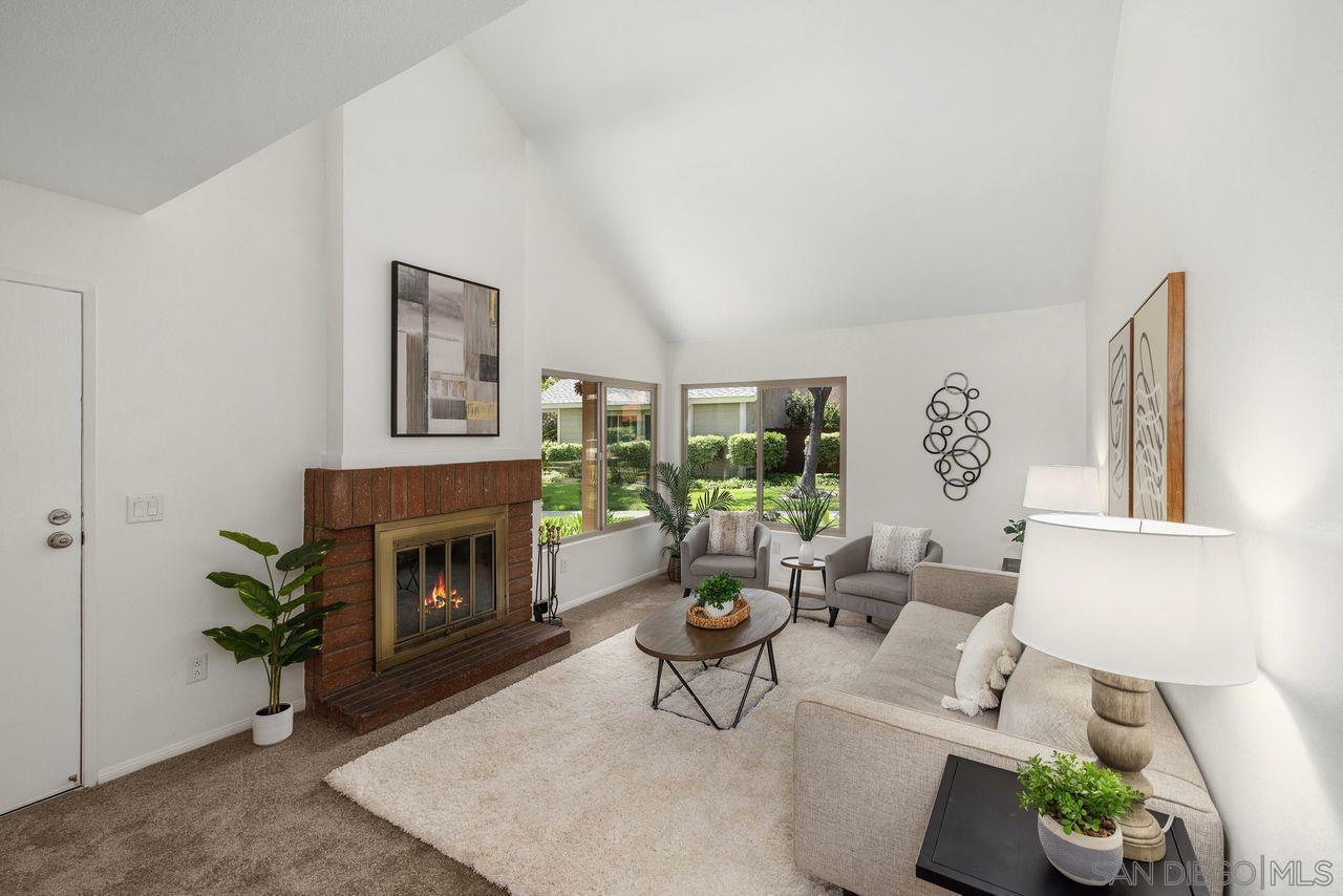 Property Photo: 10737 Cariuto Ct CA 92124