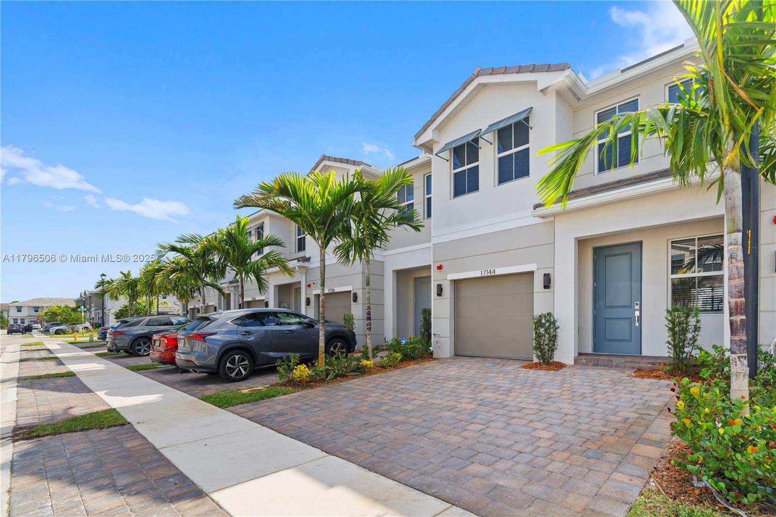 Property Photo: 17144 SW 1st St 17144 FL 33027