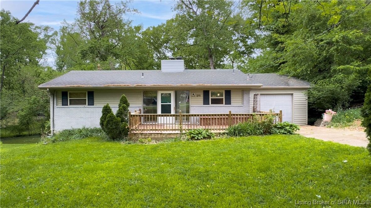 Property Photo:  211 N Oak Street  IN 47129 