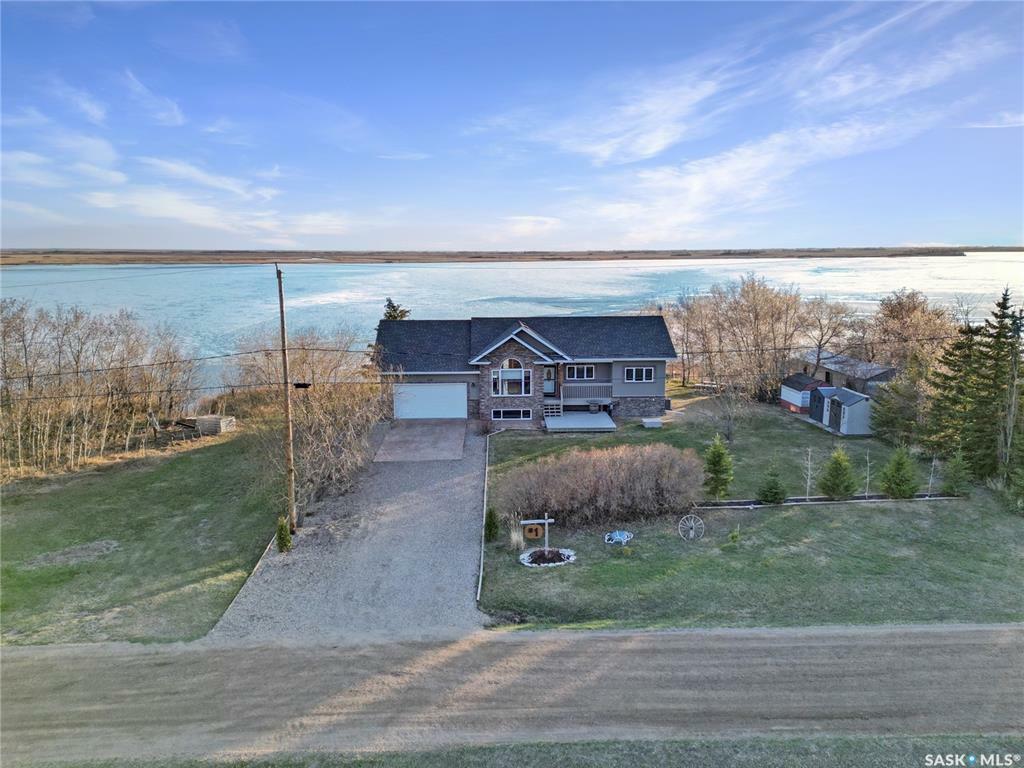 Property Photo: 1 Summerfield Drive W SK S0M 0L0