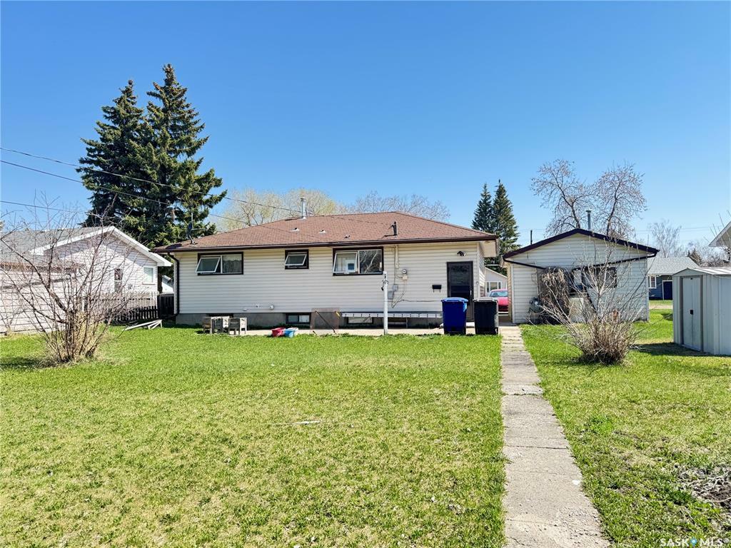 Property Photo:  1023 10th Street  SK S0K 2A0 