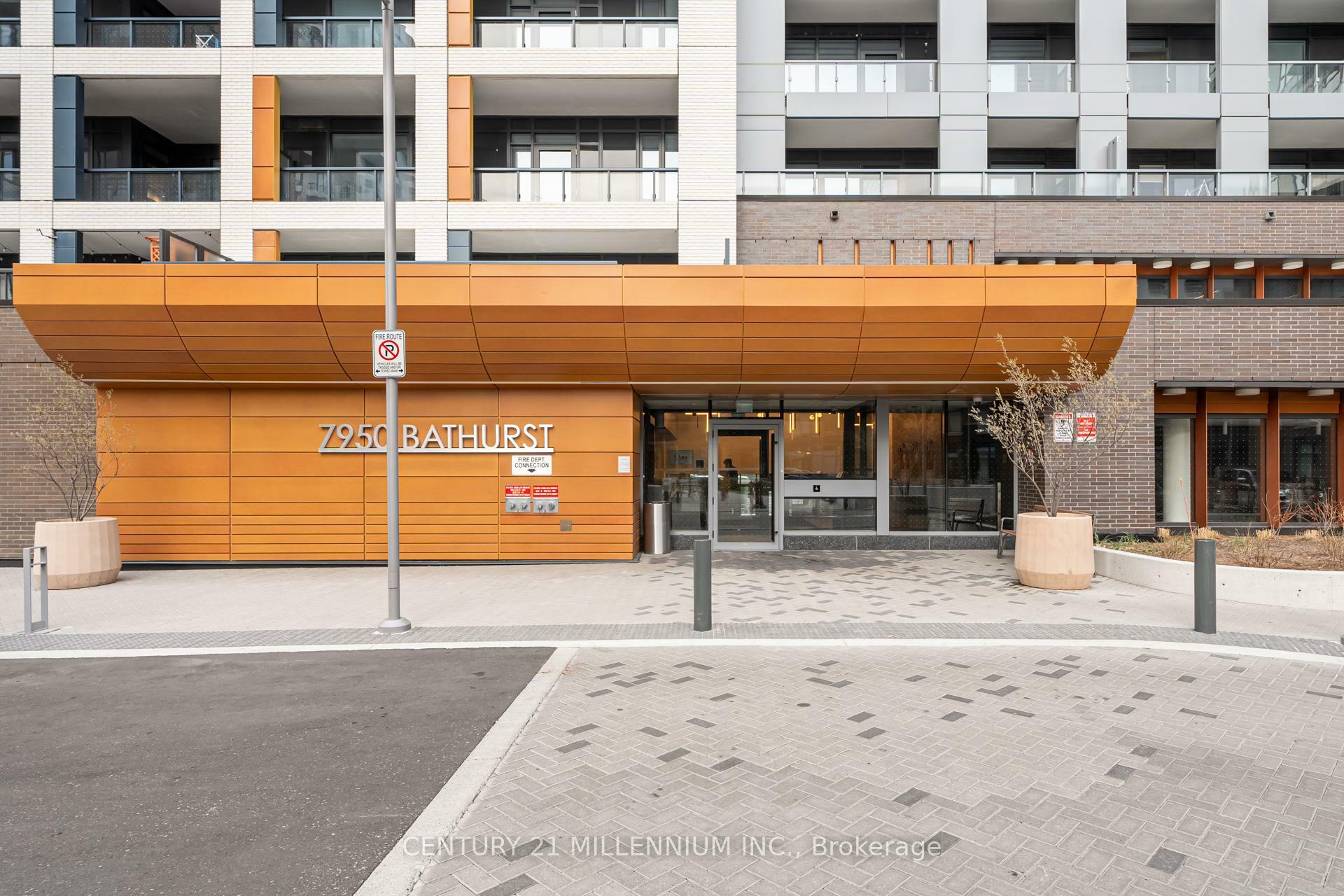 Property Photo: 7950 Bathurst Street 404 ON L4J 0L4