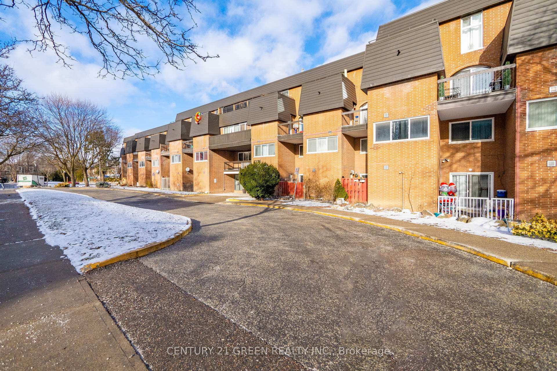 Property Photo: 1395 Williamsport Drive 342 ON L4X 2T4