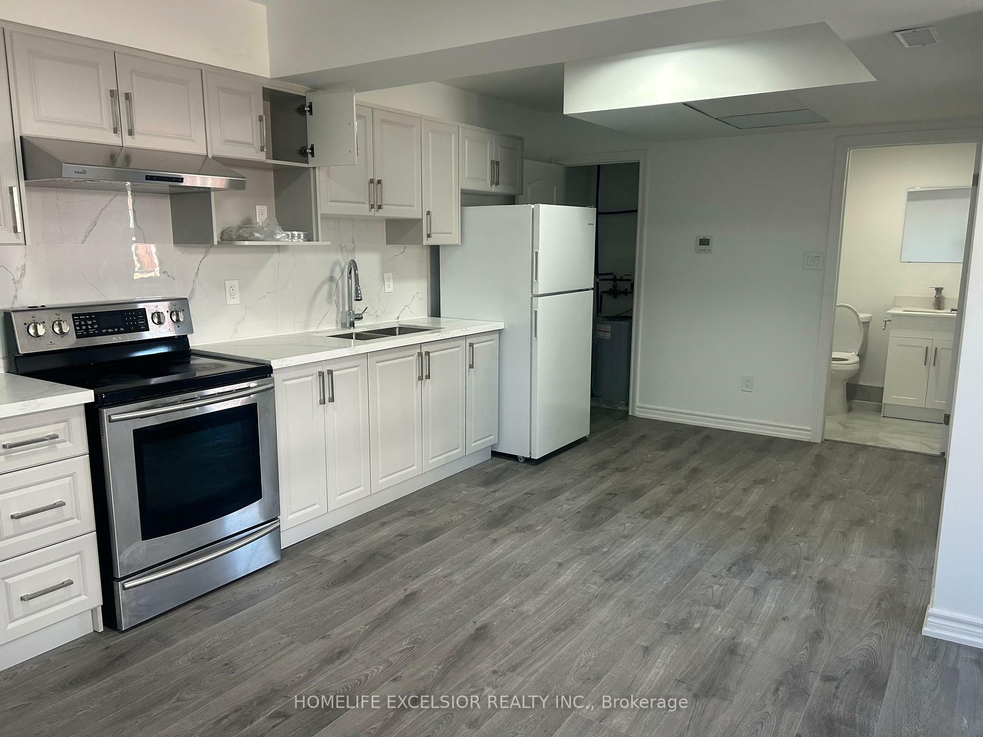 Property Photo: 3 Simcoe Street S Unit 6 ON L1H 1A9