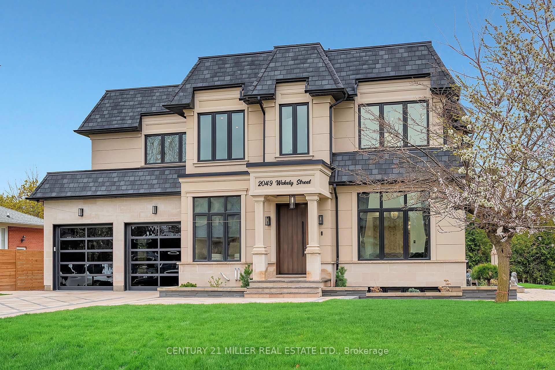 Photo de la propriété: 2049 Wakely Street ON L6L 2K3