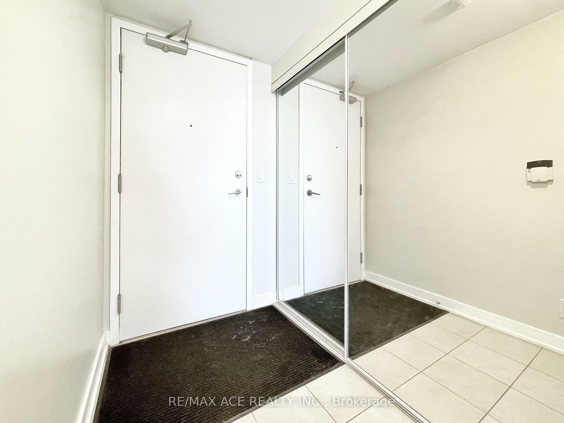 Photo de la propriété: 38 Lee Centre Drive 2315 ON M1H 3J7