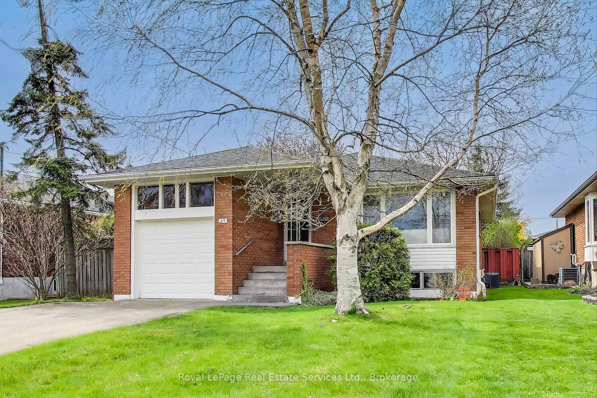 Property Photo: 25 Sandringham Avenue ON L9C 2H3