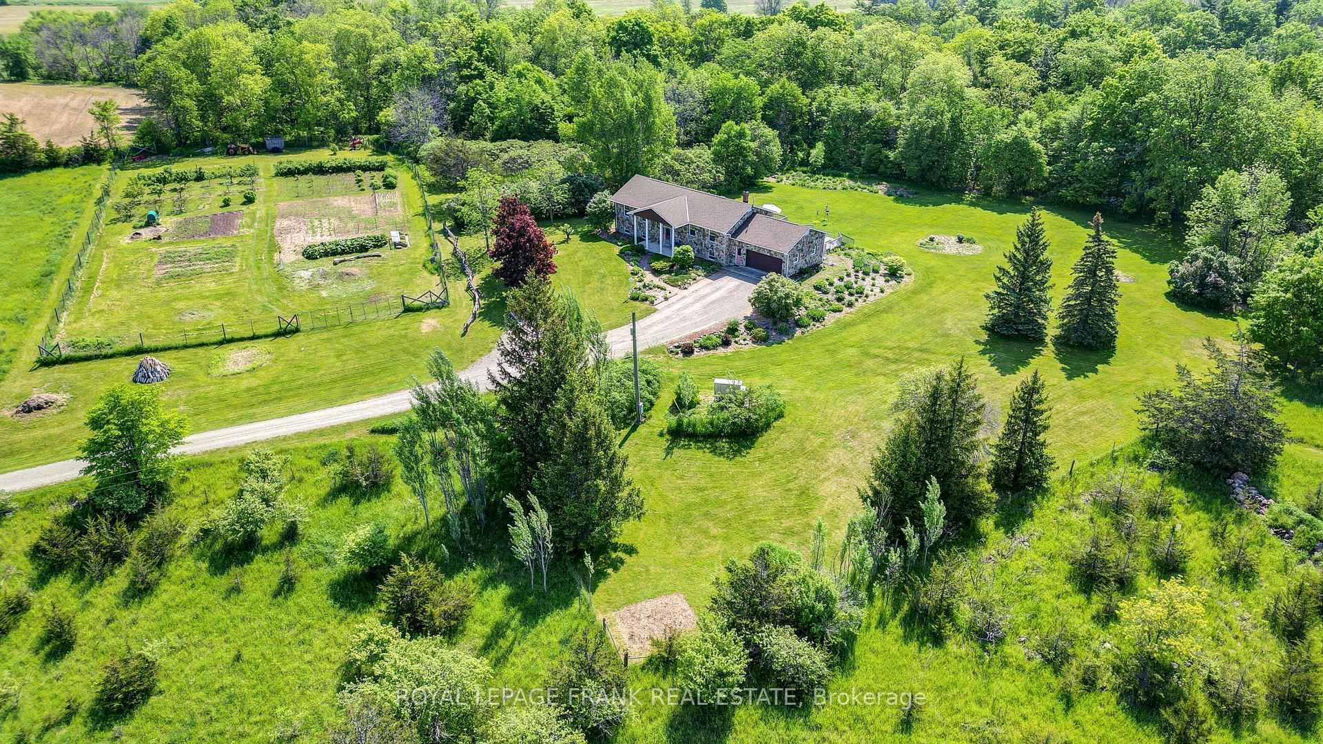 Photo de la propriété: 3071 5th Line E N/A ON K0L 1L0