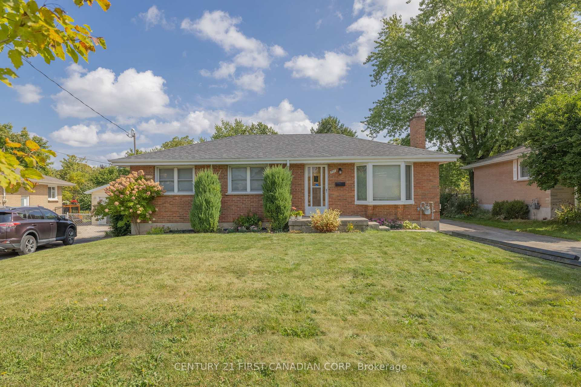 460 Beachwood Avenue  London South ON N6J 3K1 photo