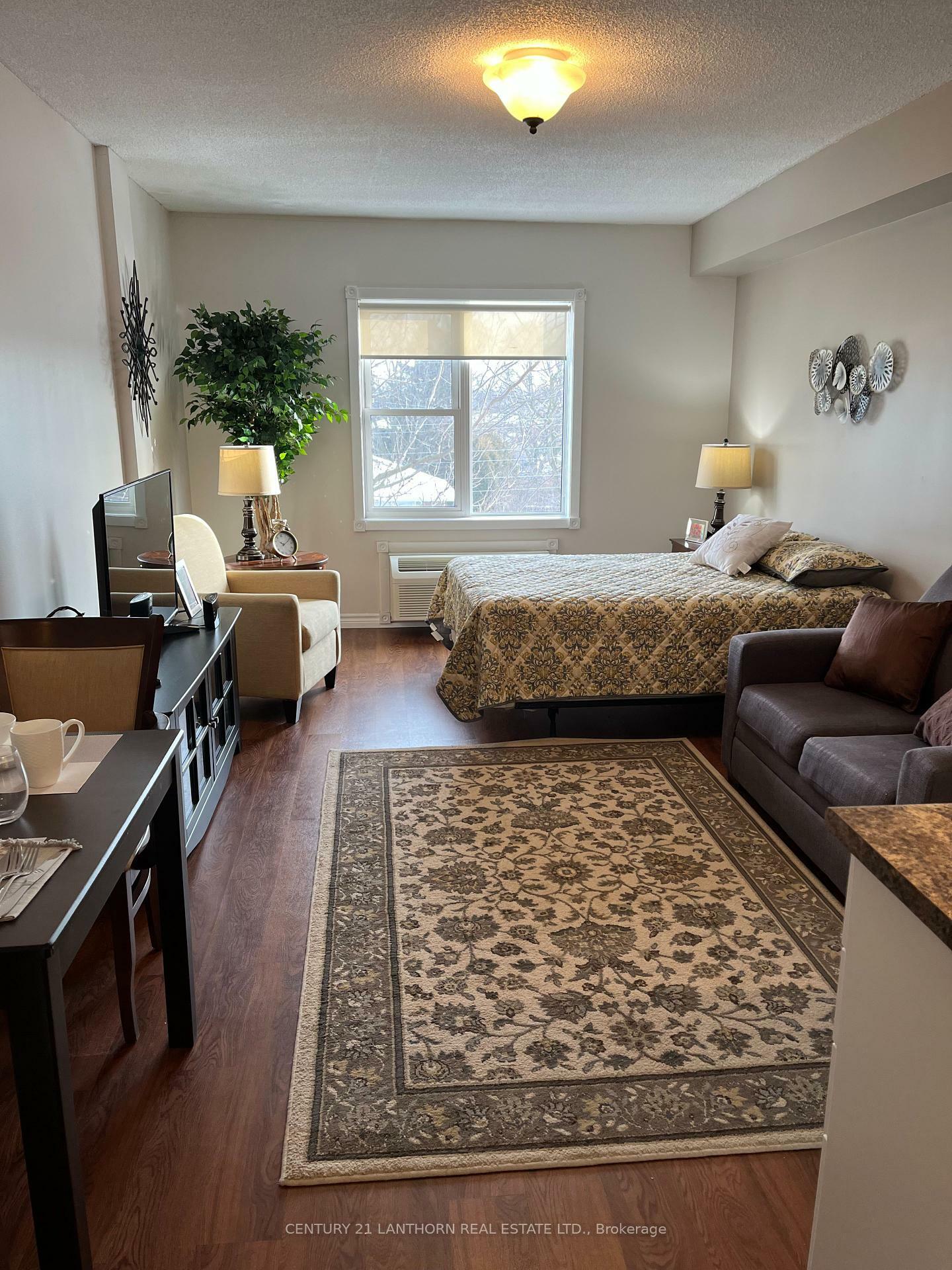 Property Photo: 259 Hillcroft Street 332 ON L1G 8E4