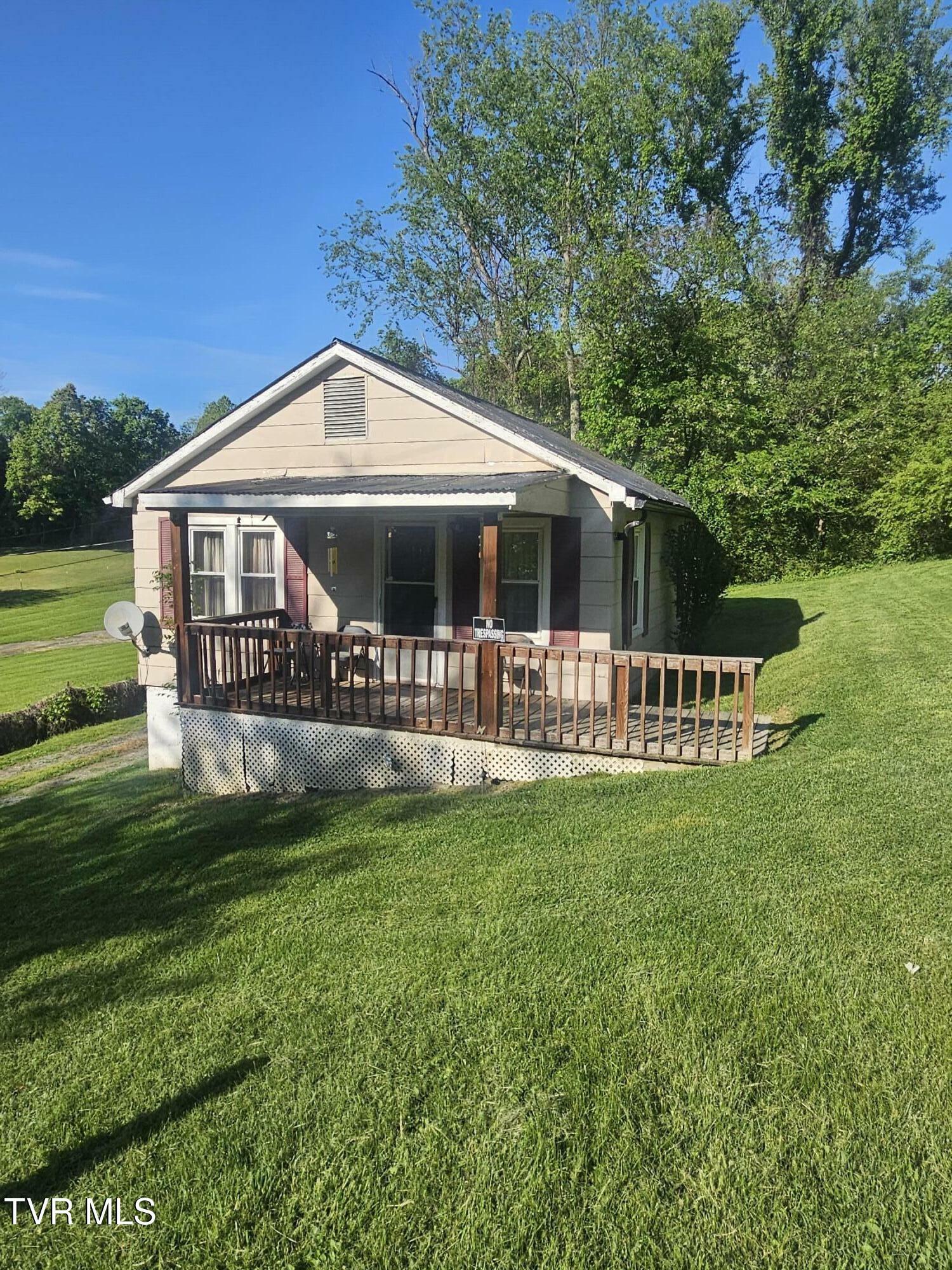 Property Photo: 406 Banks Street TN 37745