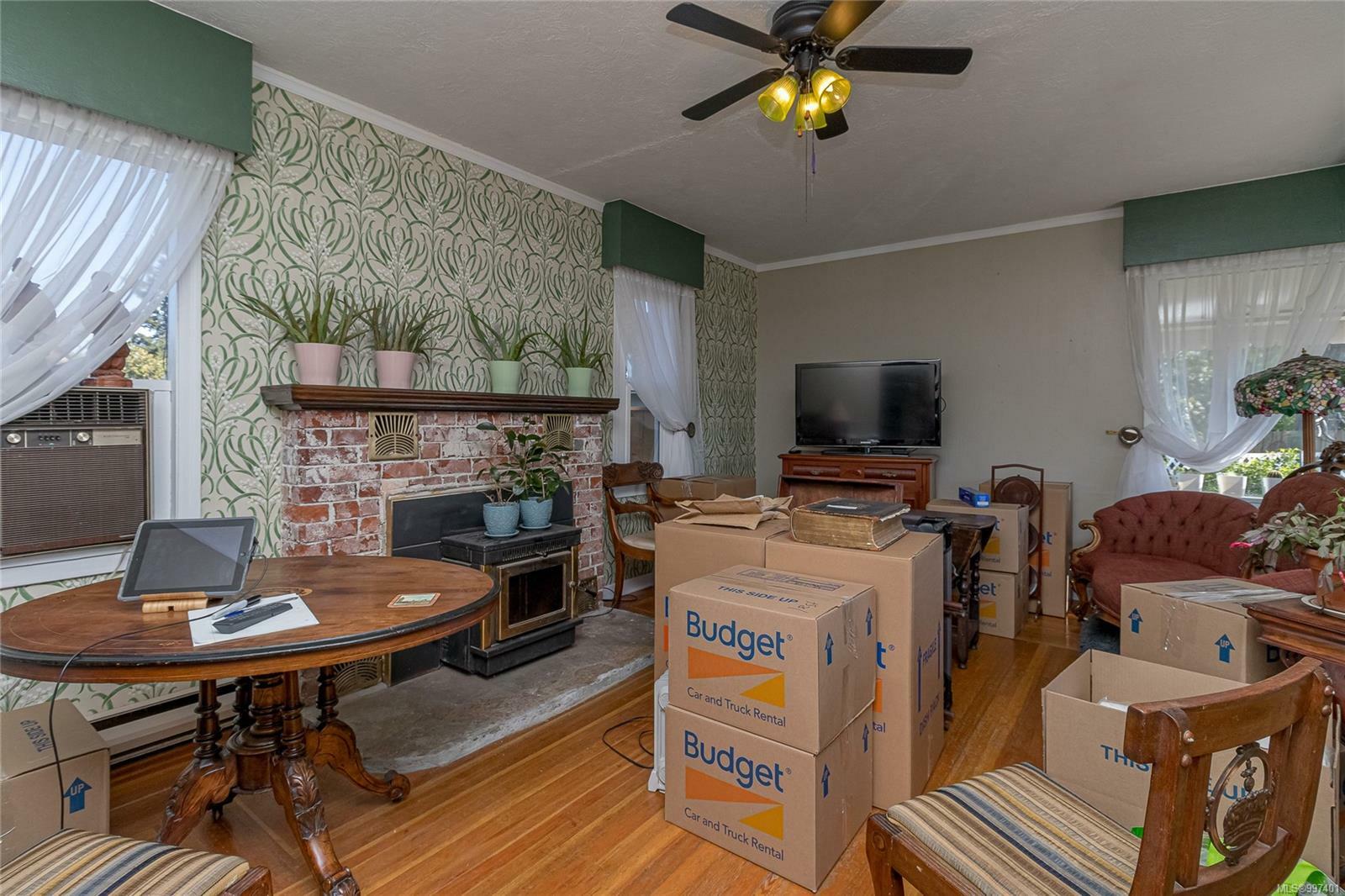 Property Photo: 310 Harewood Rd BC V9R 2Z2