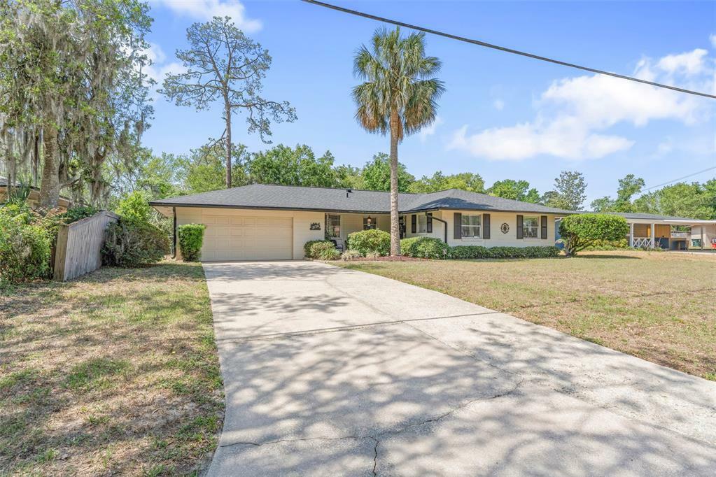 Property Photo: 7136 Singapore Road FL 32216