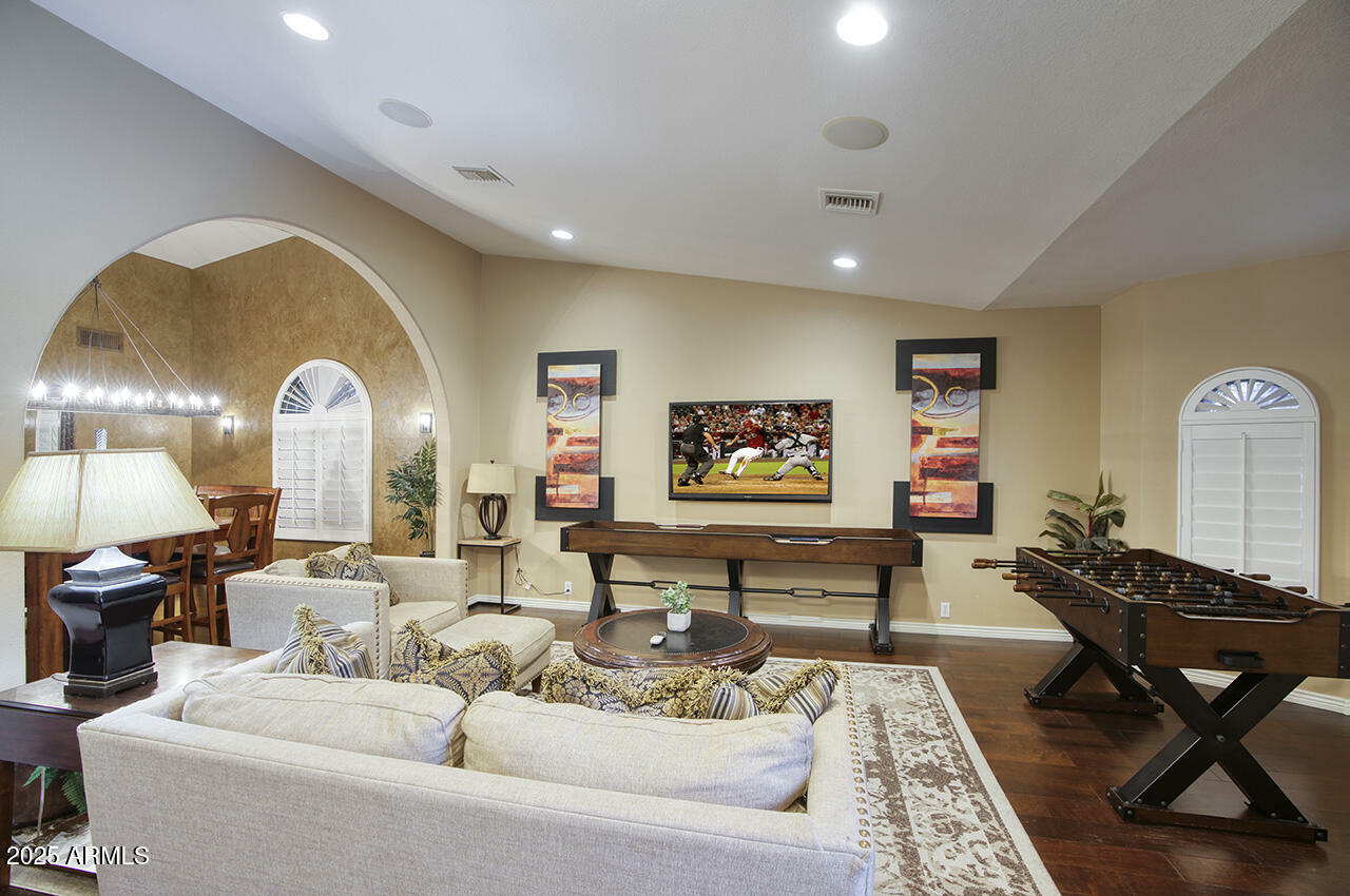 Property Photo: 5672 E Beverly Lane AZ 85254