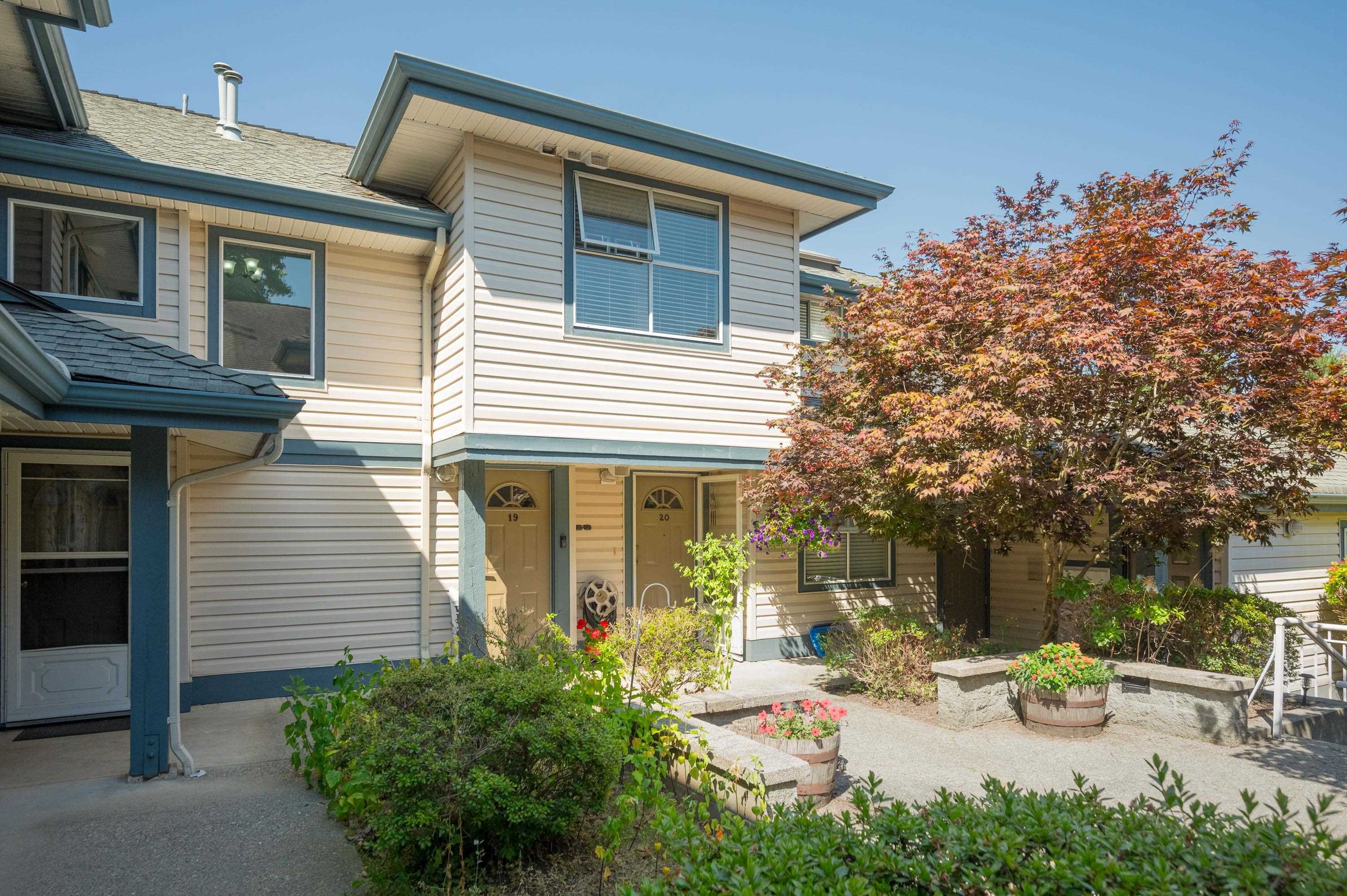 Property Photo: 5664 208 Street 19 BC V3A 8G4