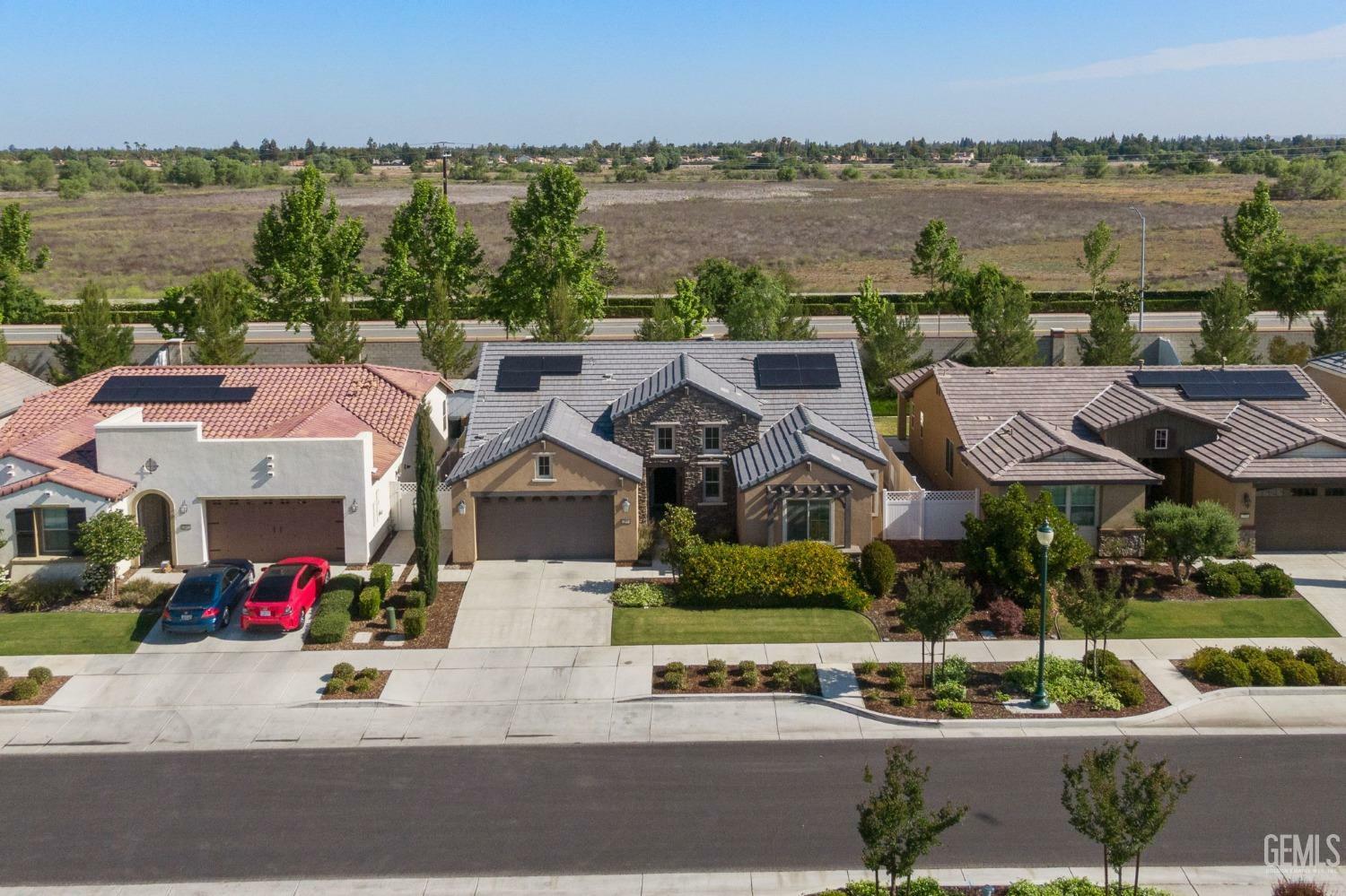 Property Photo: 13914 Barbon Beck Avenue CA 93311