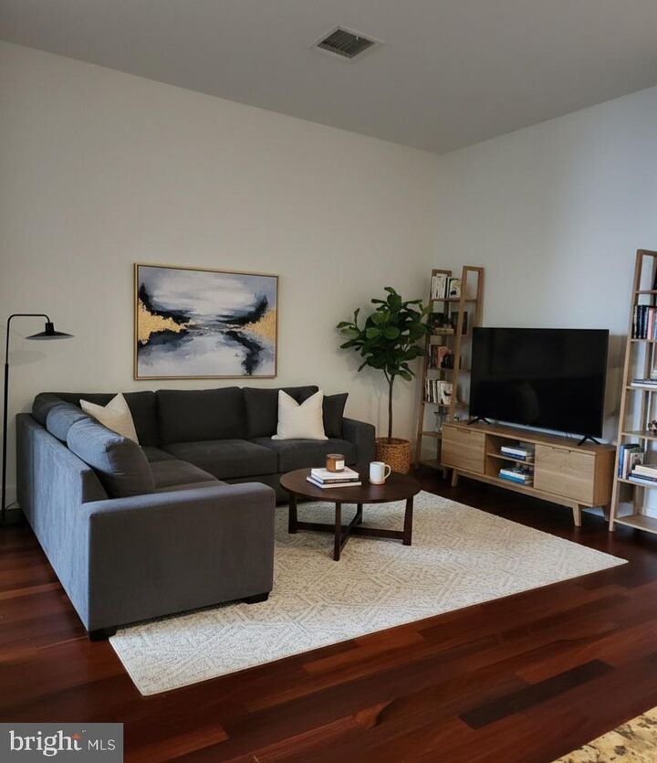 Property Photo:  1101 Locust Street 4C  PA 19107 