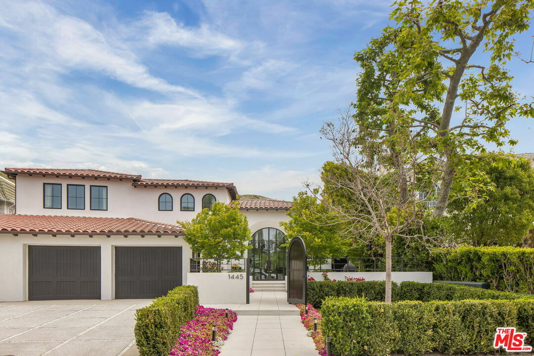 Property Photo: 1445 Via Cresta CA 90272