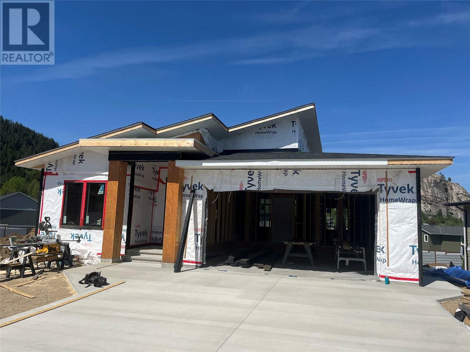 1509 Aspen Lane  Castlegar BC V1N 4X8 photo