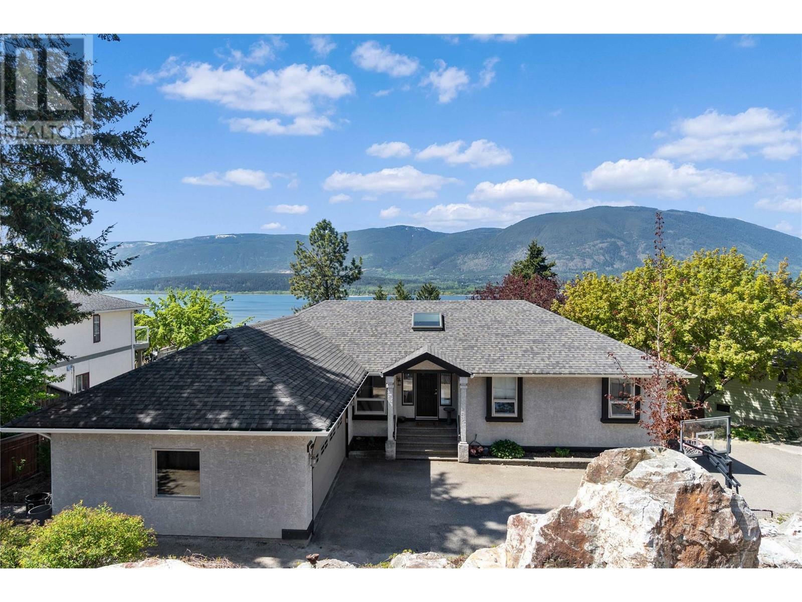 Property Photo: 4771 16 Street Northeast BC V1E 1E1
