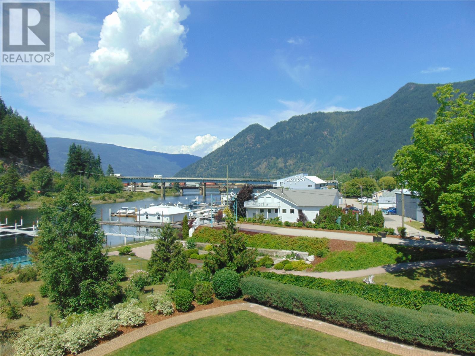 Property Photo: 1130 Riverside Avenue 30 BC V0E 2V1