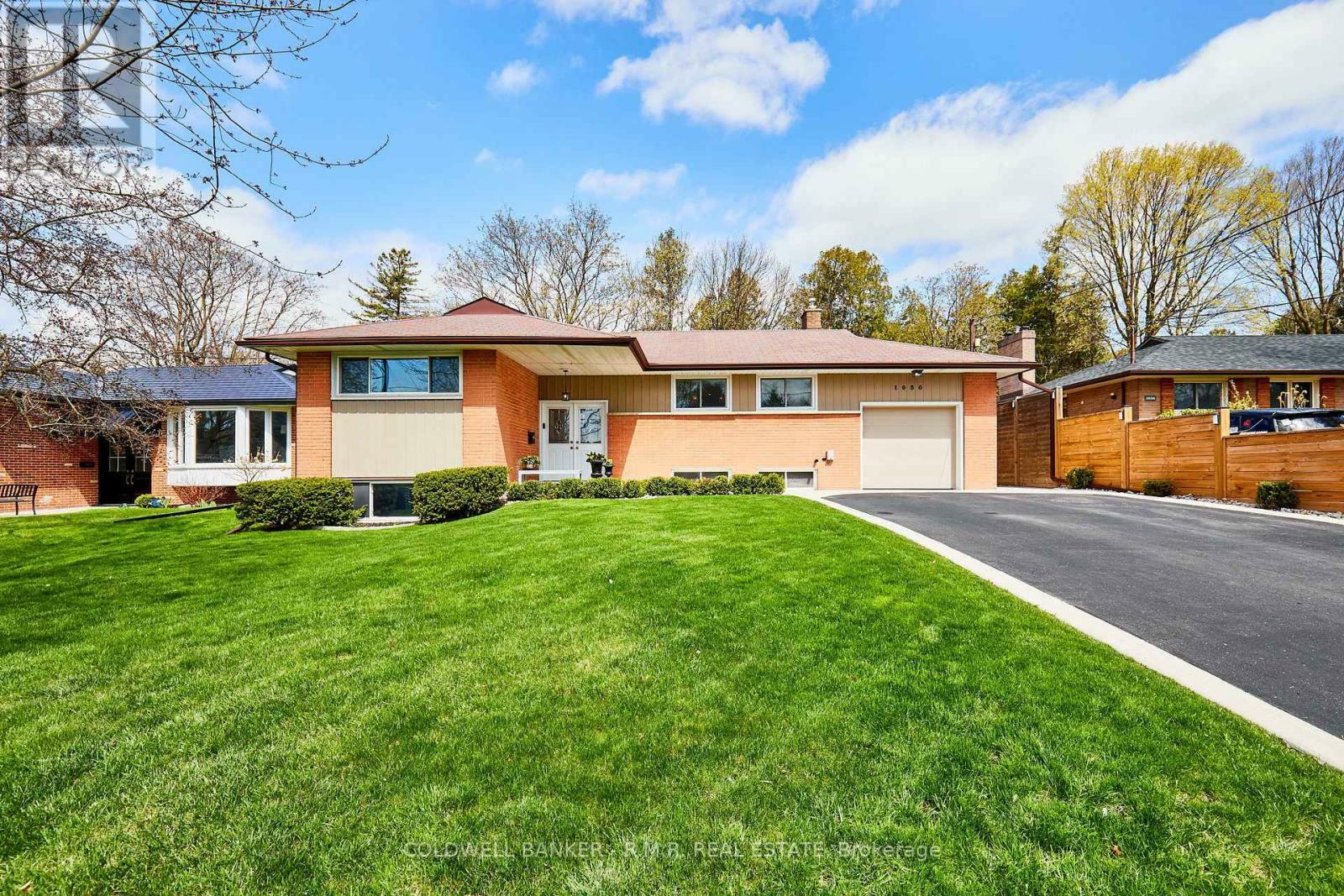 Property Photo: 1030 Regent Drive ON L1G 1J7