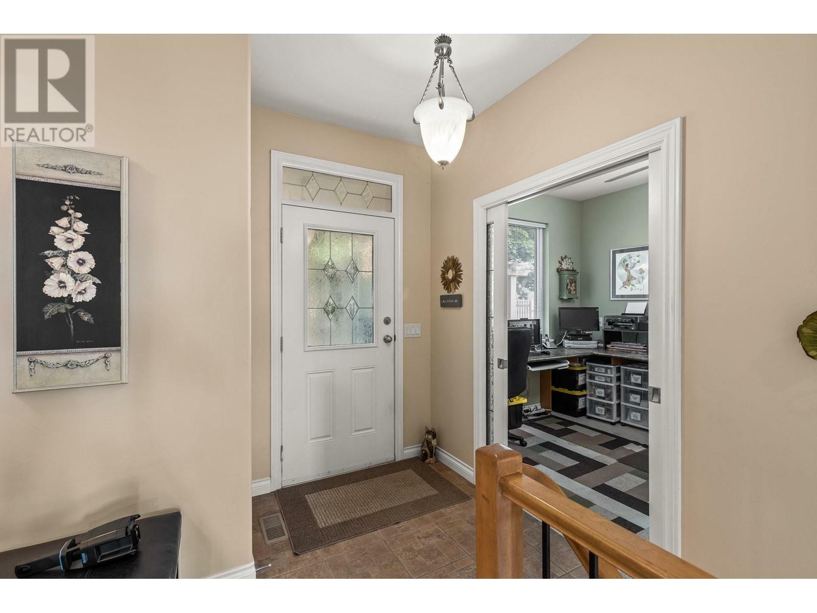 Photo de la propriété:  367 McCarren Avenue  BC V1W 4W3 