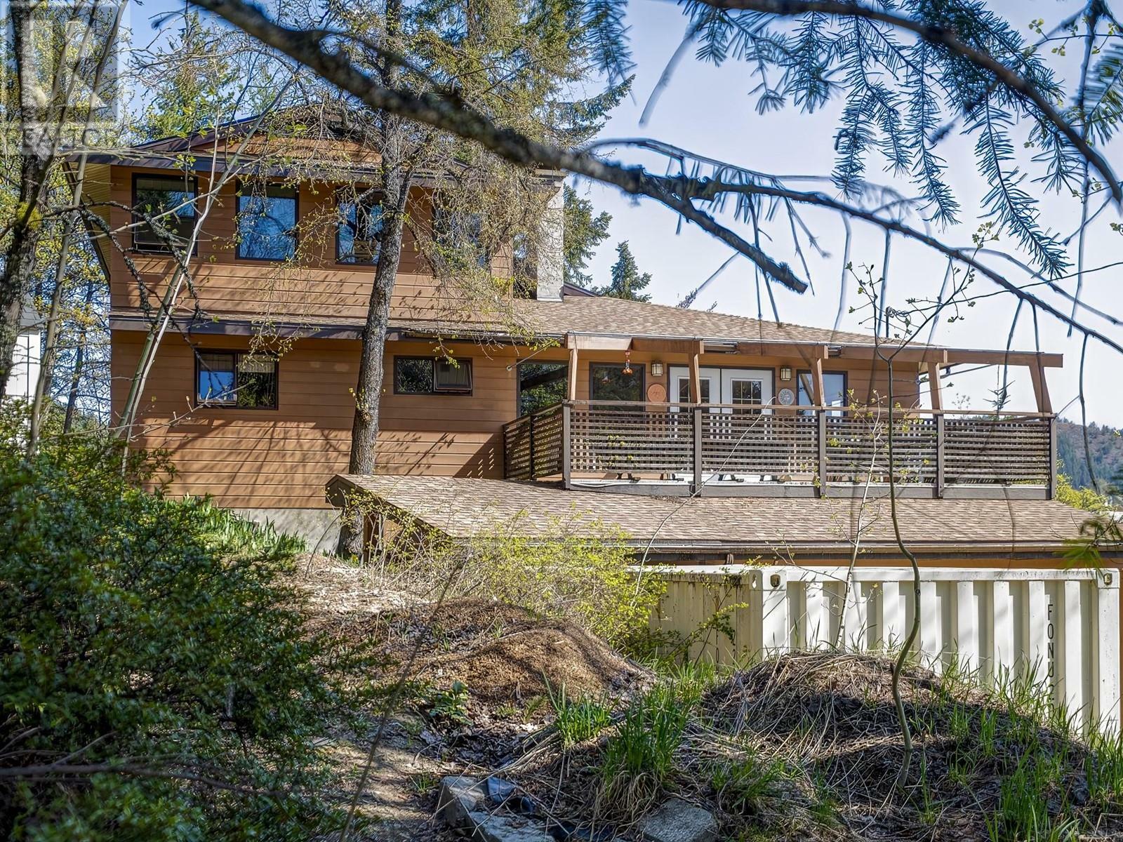 Property Photo: 1750 Phoenix Avenue BC V0G 1Y0