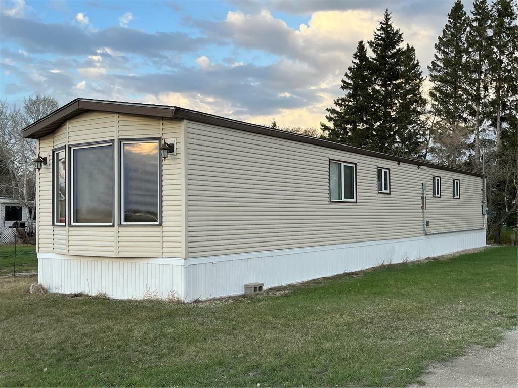 Property Photo: 40 Poplar Park Trailer Park MB R0J 1E0