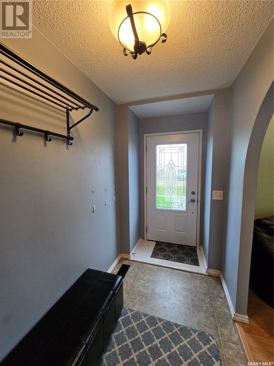 Property Photo: 423 Broadway Street SK S0G 4K0