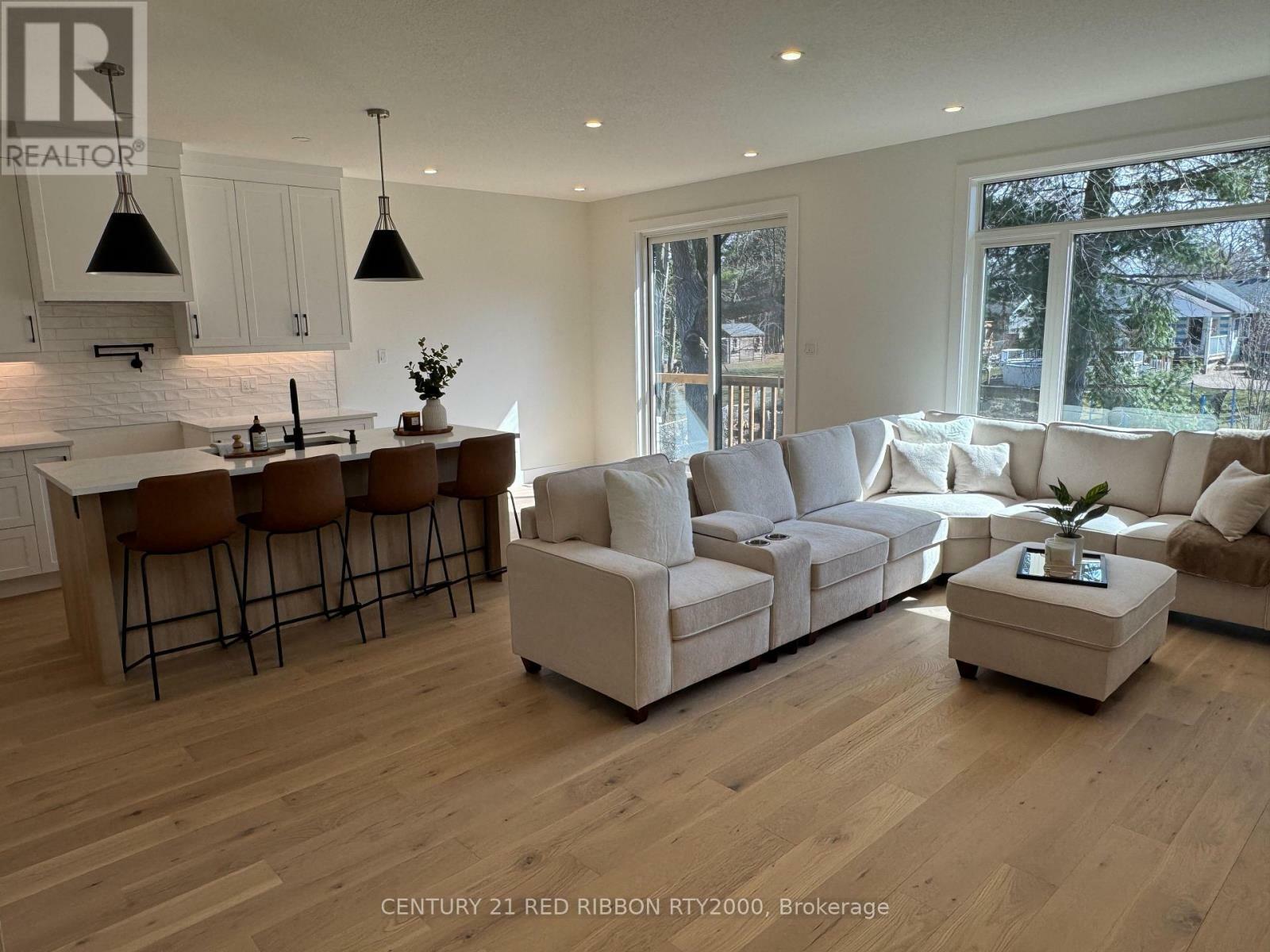 Property Photo: 430 Head Street North 26 ON N7G 2K2