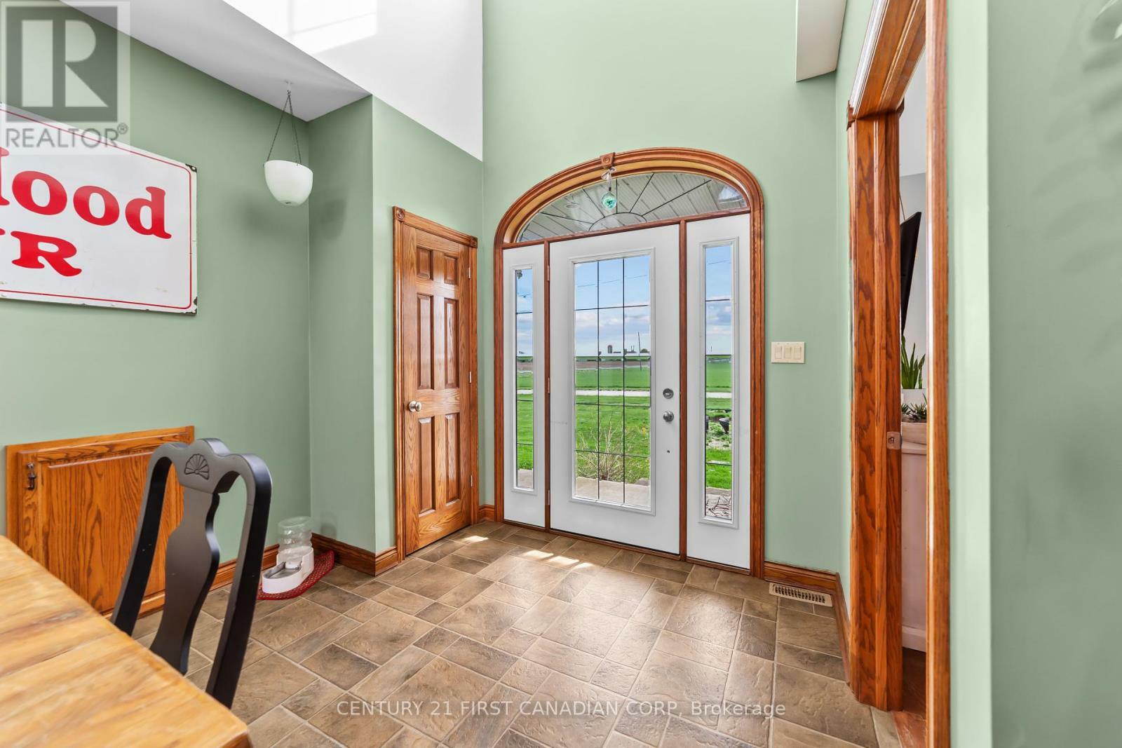 Photo de la propriété: 5291 Mount Carmel Drive ON N0M 2J0