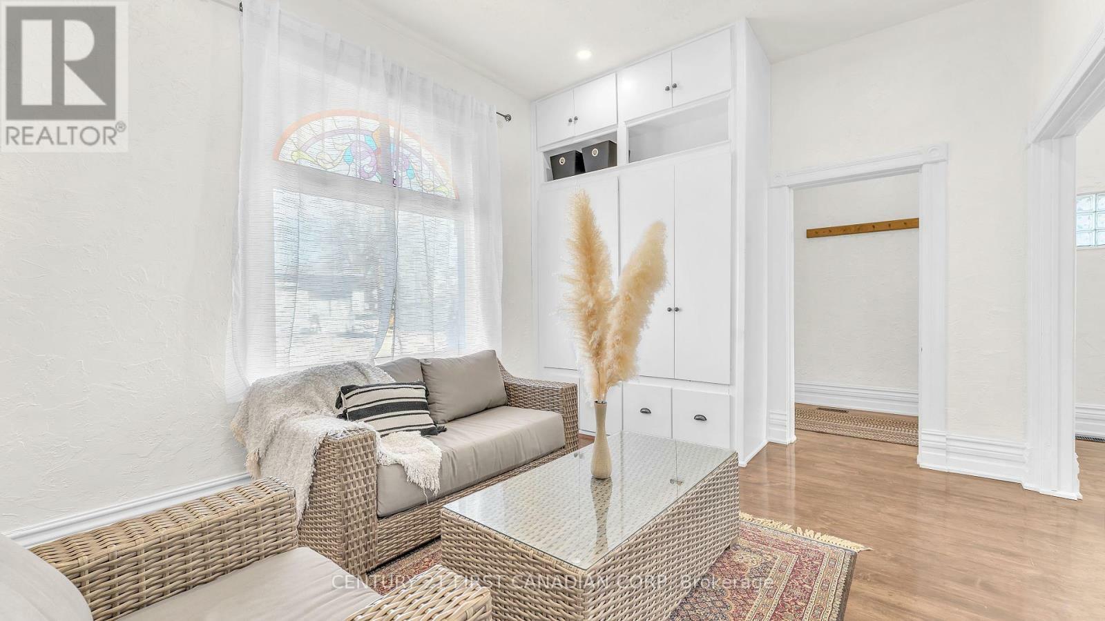 Property Photo: 449 Hamilton Road ON N5Z 1S2