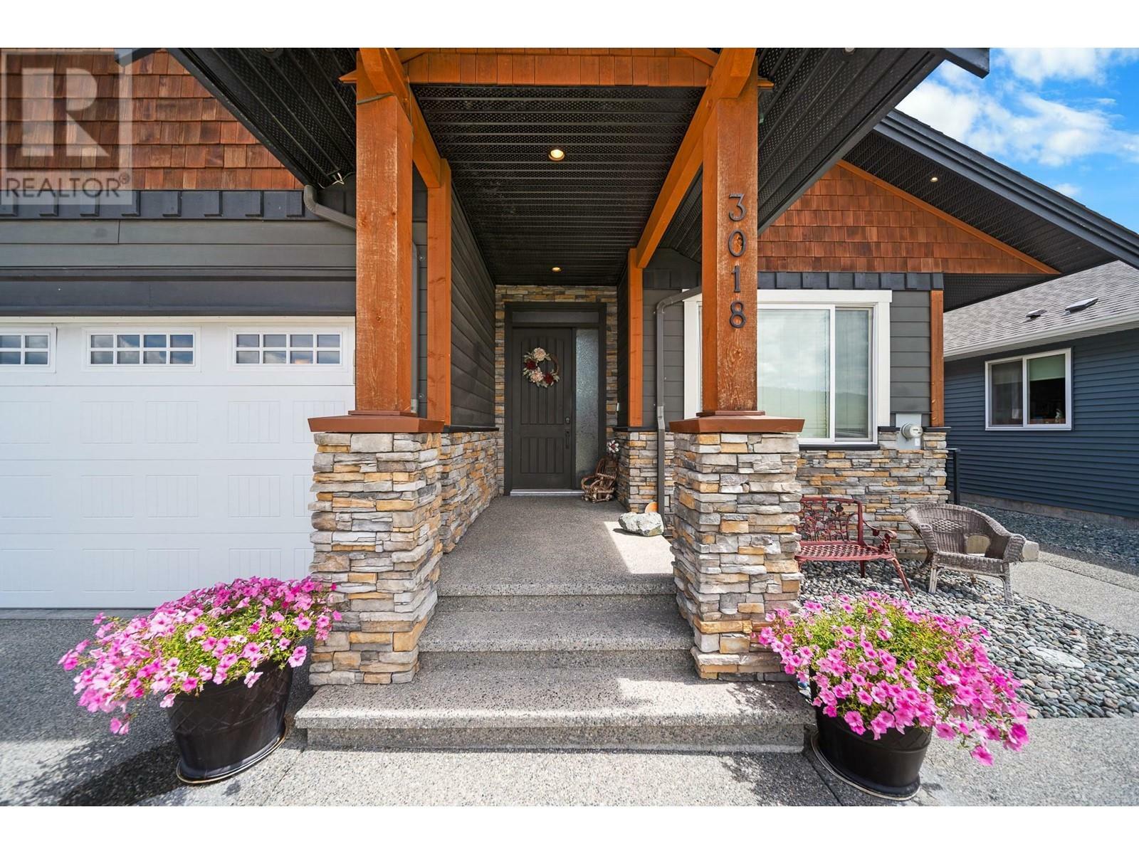 Property Photo: 3018 Hilton Drive BC V1K 0B2
