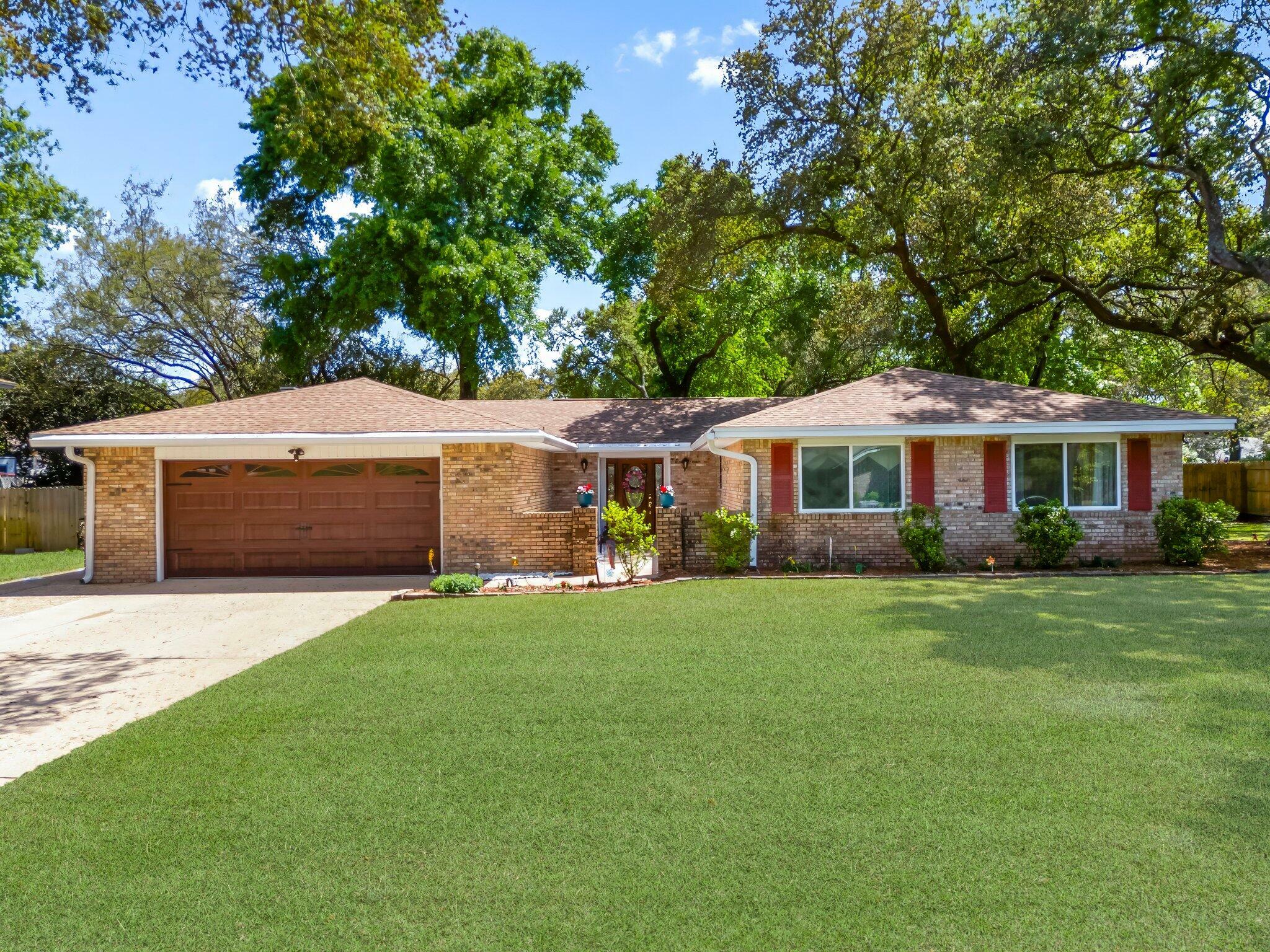 Property Photo: 149 Raintree Boulevard FL 32578