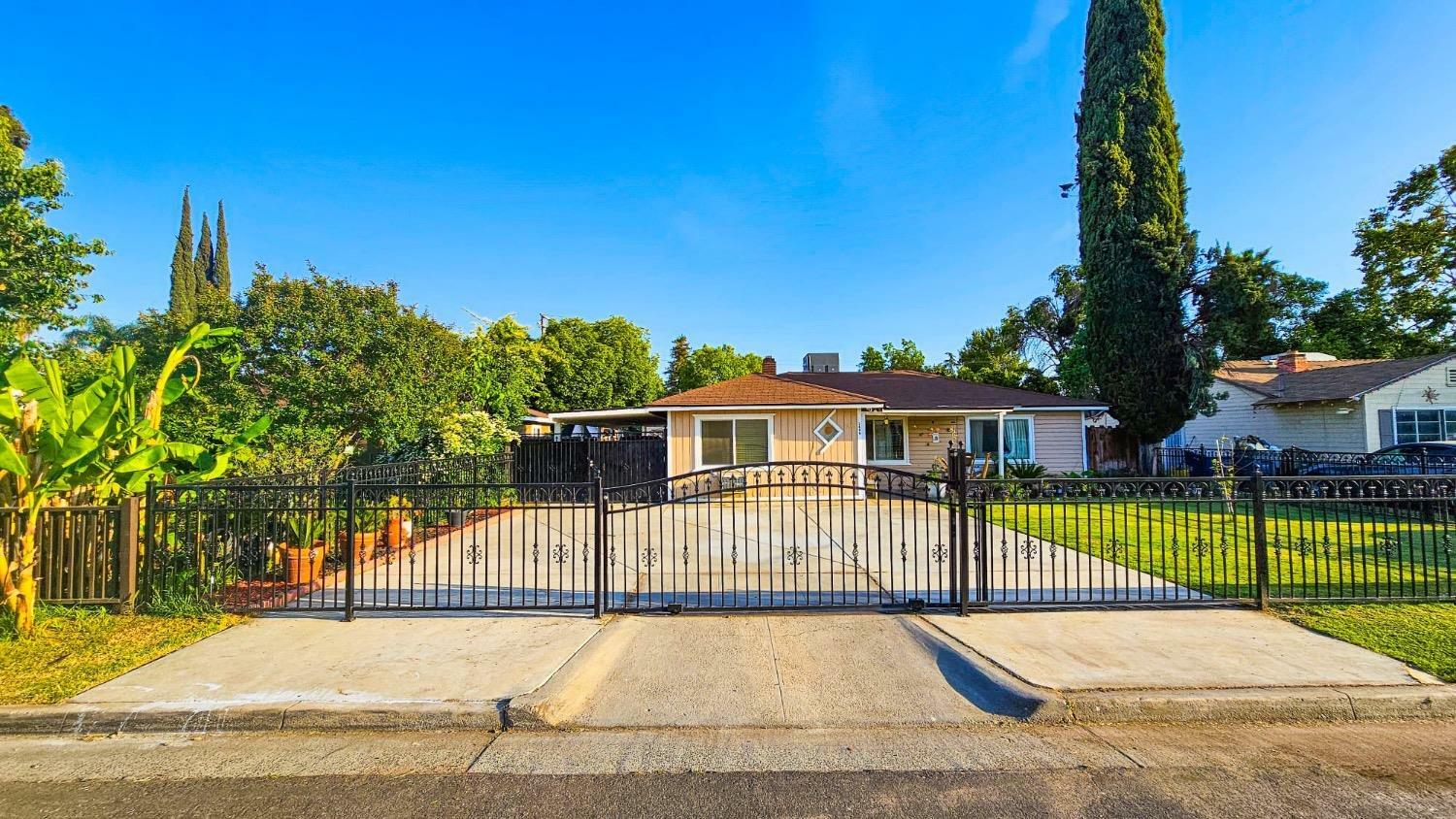 1406 E Hampton Way  Fresno CA 93704 photo