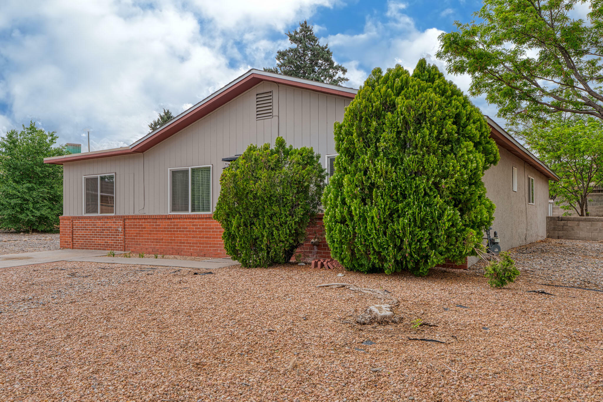 Property Photo: 9108 Lagrima De Oro Road NE NM 87111