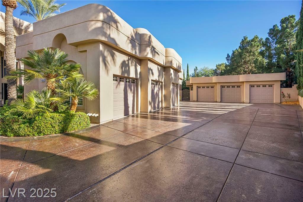 Property Photo: 1008 Trophy Hills Drive NV 89134