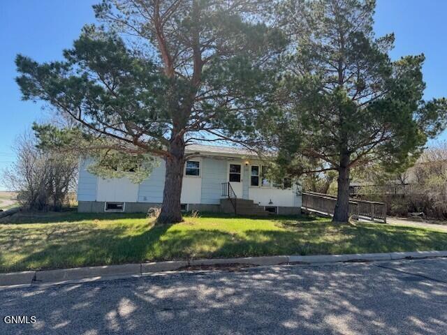 Property Photo: 1123 2nd Ave E Avenue E ND 58647