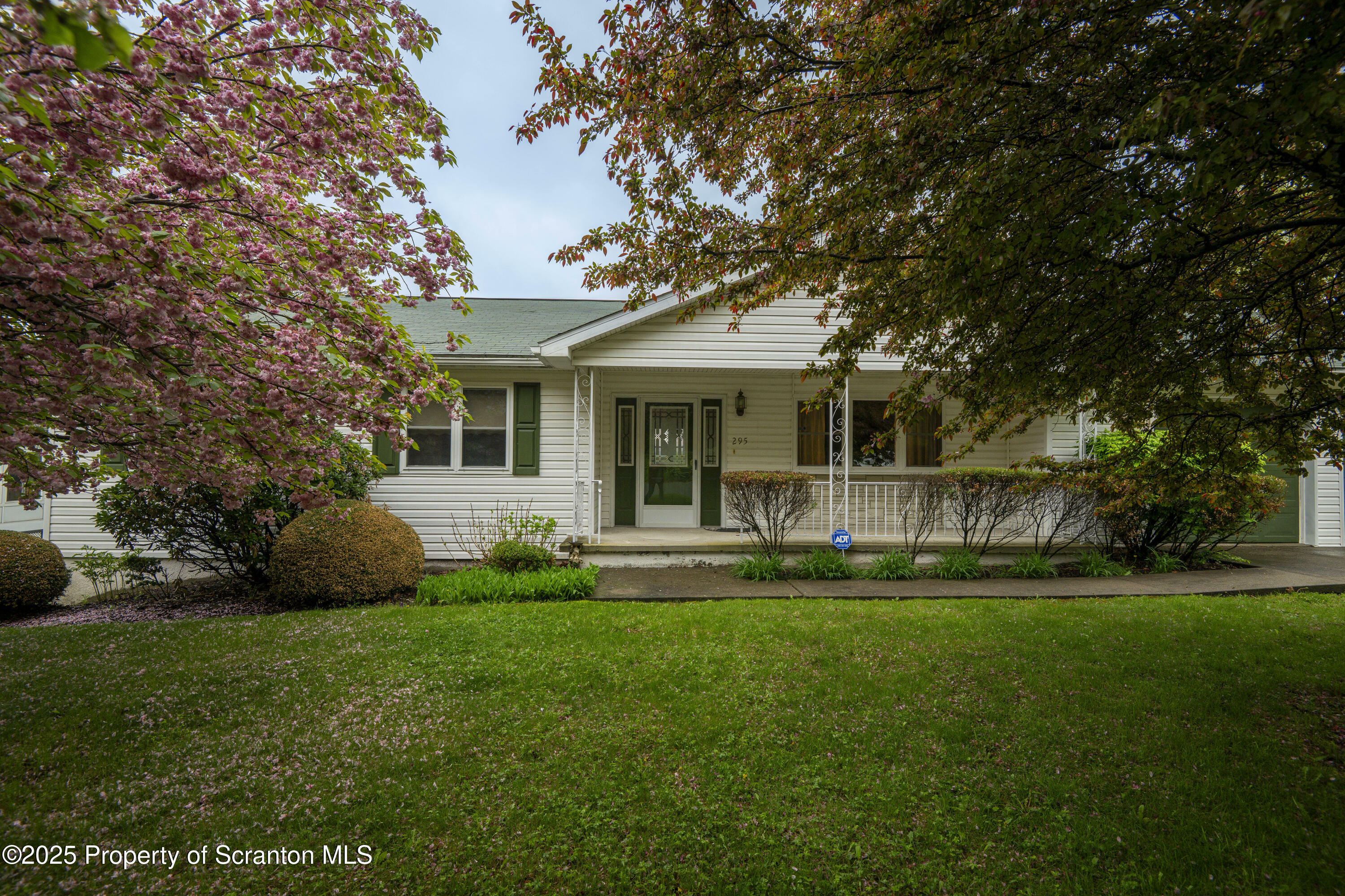 295 Crisp Avenue  Scranton PA 18504 photo