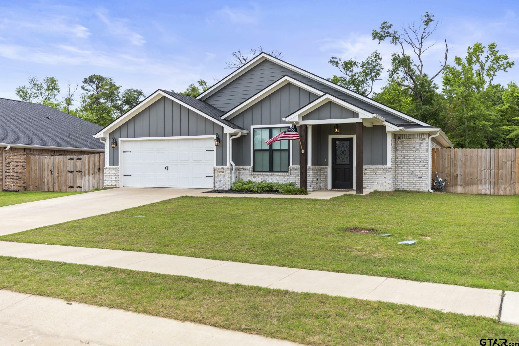 Property Photo: 16022 Crossing Cir TX 75771