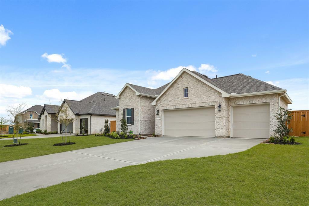 Property Photo: 1330 Imperial Ranch Way TX 77535