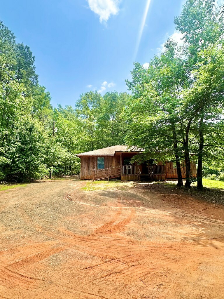 Property Photo: 169 Private Road 6069 TX 75972