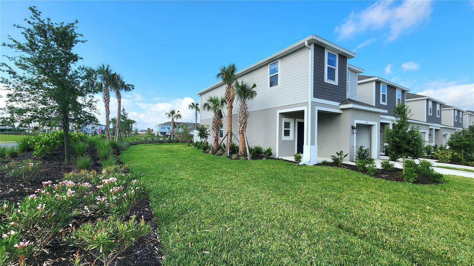 Property Photo: 16656 Bergamo Place FL 34211
