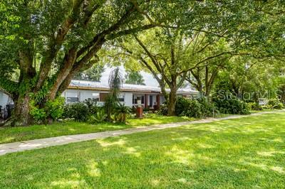 Property Photo: 4708 James L Redman Parkway FL 33567